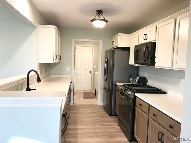 $334,900 | 902 Carriage Park, West Seneca, NY 14224