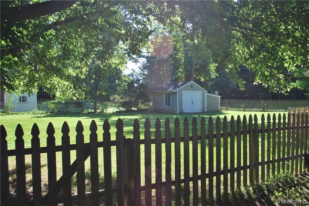 3245 Baldwin Road Metamora, MI 48455 - Photo 8 of 38 DSC_0020.JPG
