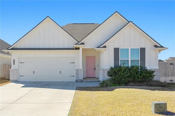 $2,500 | 3441 Utah Court, Bryan, TX 77808