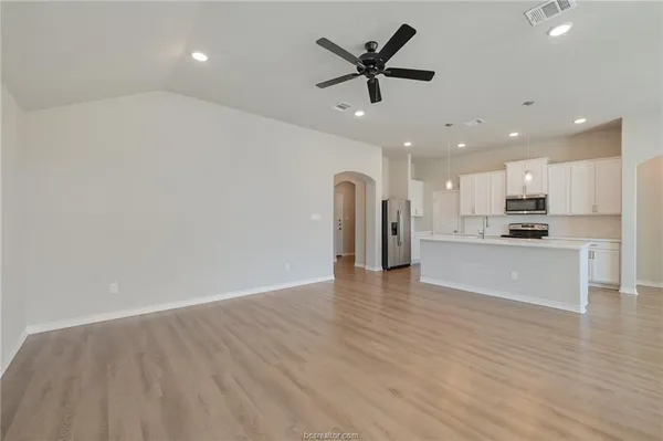 $2,500 | 3441 Utah Court, Bryan, TX 77808