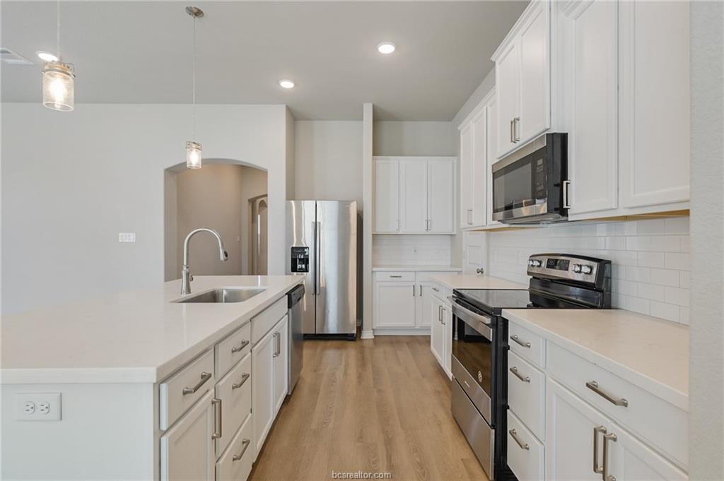 3441 Utah Court Bryan, TX 77808 - Photo 5 of 18