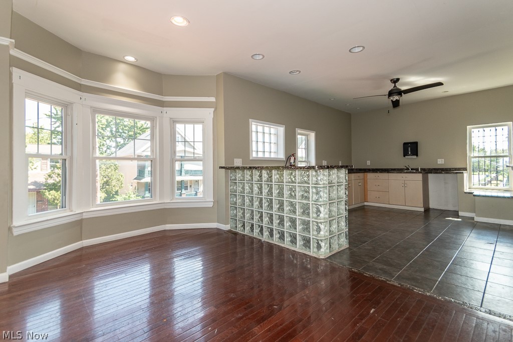 15416 Saranac Road Cleveland, OH 44110 - Photo 4 of 47