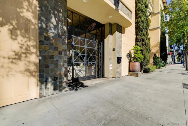 $782,000 | 301 West G Street, Unit 112, San Diego, CA 92101