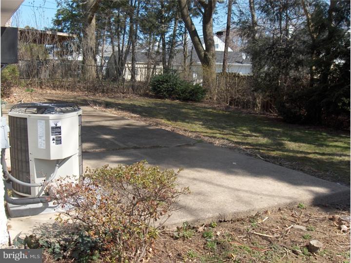 9879 Bridle Road Philadelphia, PA 19115 - Photo 4 of 24