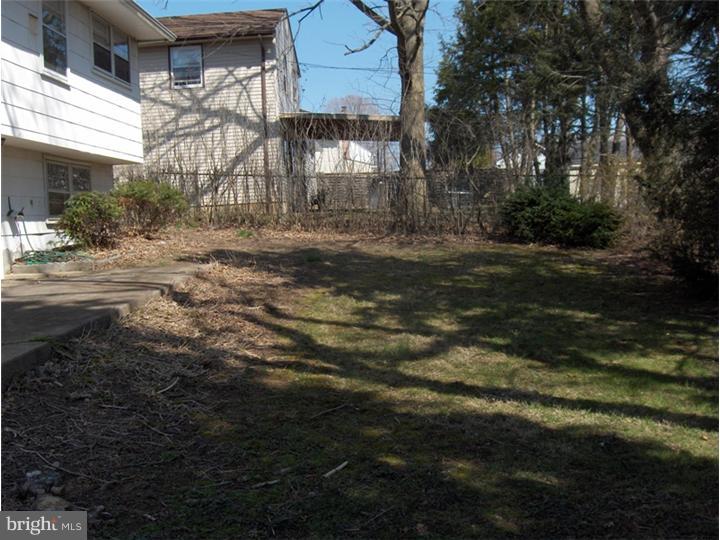 9879 Bridle Road Philadelphia, PA 19115 - Photo 6 of 24
