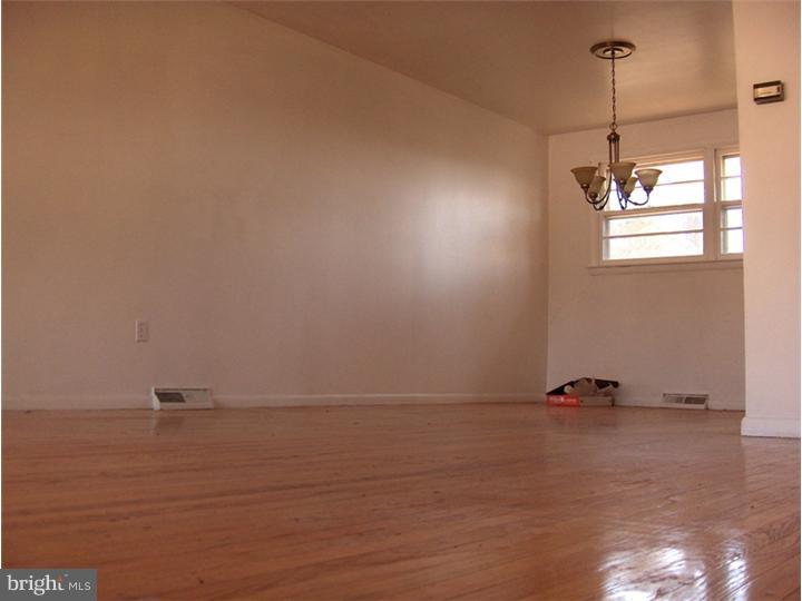9879 Bridle Road Philadelphia, PA 19115 - Photo 7 of 24