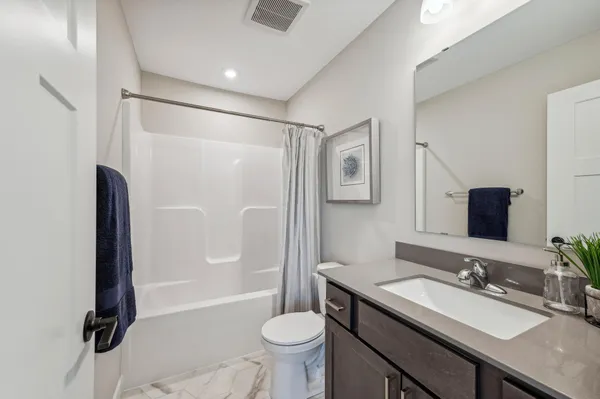 $459,900 | 2085 Pleasant Drive, Prescott, WI 54021