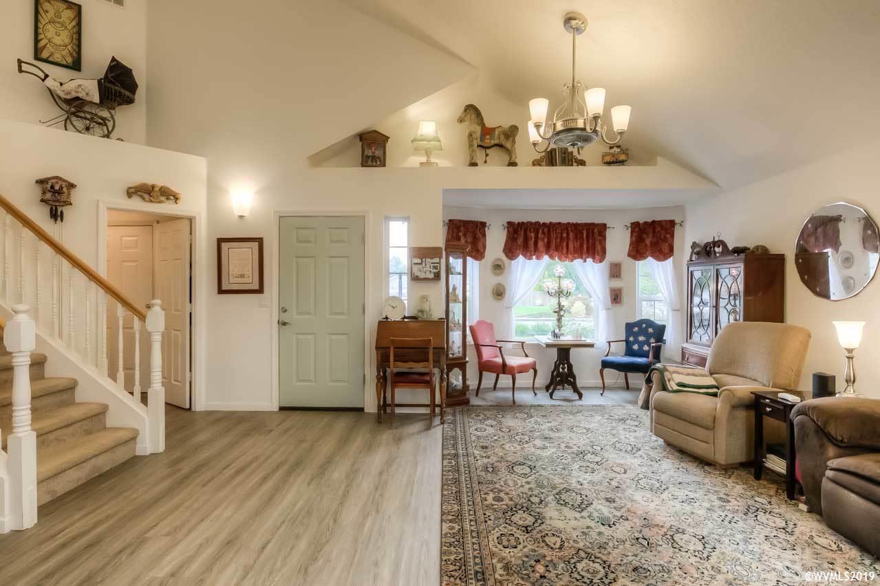 1621 Southwest Filbert Lane Dallas, OR 97338 - Photo 7 of 34 Gallery Image 7