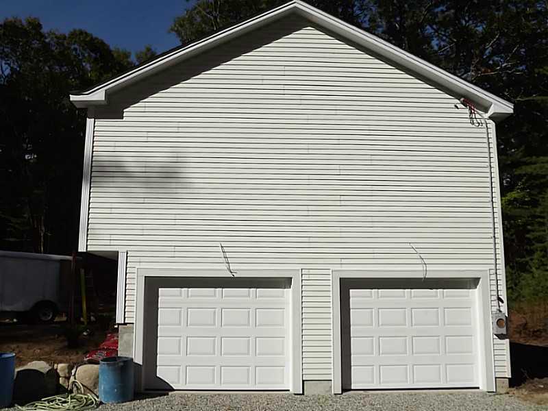136 Nipmuc Road Scituate, RI 02825 - Photo 18 of 19 Parking Lot/Garage.