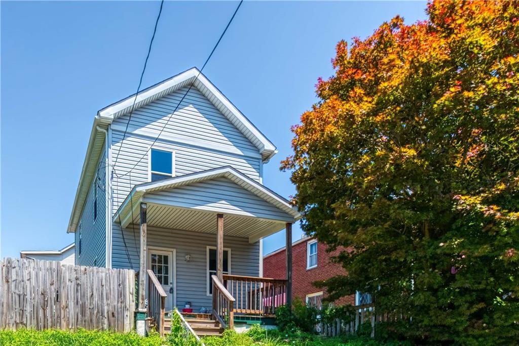 522 Jefferson Street Rochester, PA 15074 - Photo 2 of 28 a view of house with a small yard