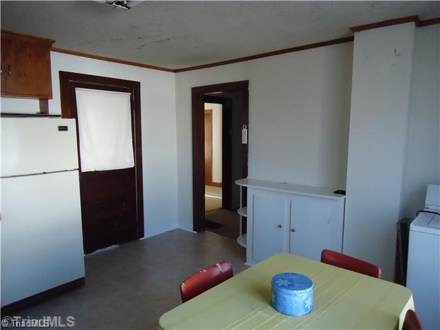454 Fred Lanier Road Mocksville, NC 27028 - Photo 4 of 15 Kitchen.