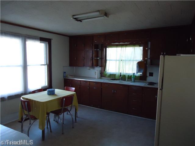 454 Fred Lanier Road Mocksville, NC 27028 - Photo 5 of 15 Kitchen.
