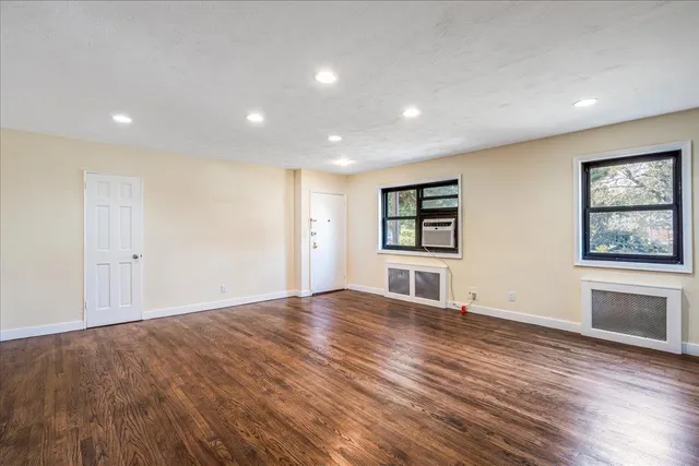 $365,000 | 16-37 Utopia Parkway, Unit 233 | Clearview