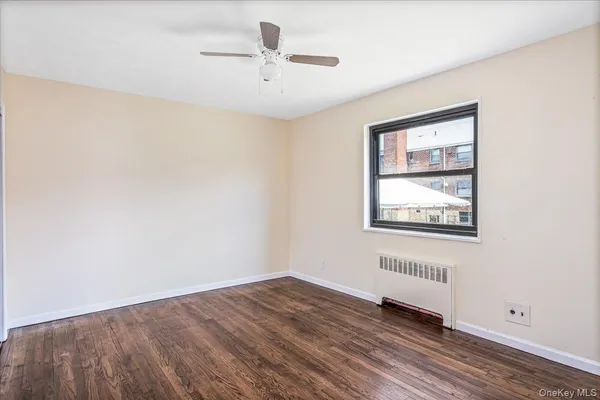 $365,000 | 16-37 Utopia Parkway, Unit 233 | Clearview