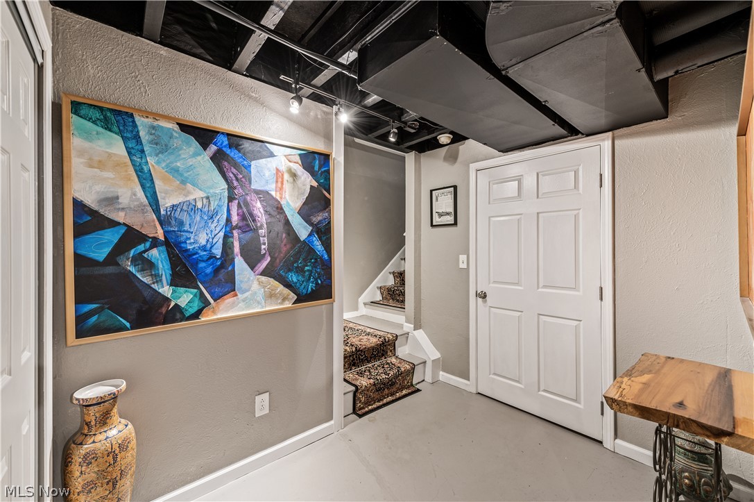 2943 Scranton Road Cleveland, OH 44113 - Photo 26 of 35 Gallery Image 26