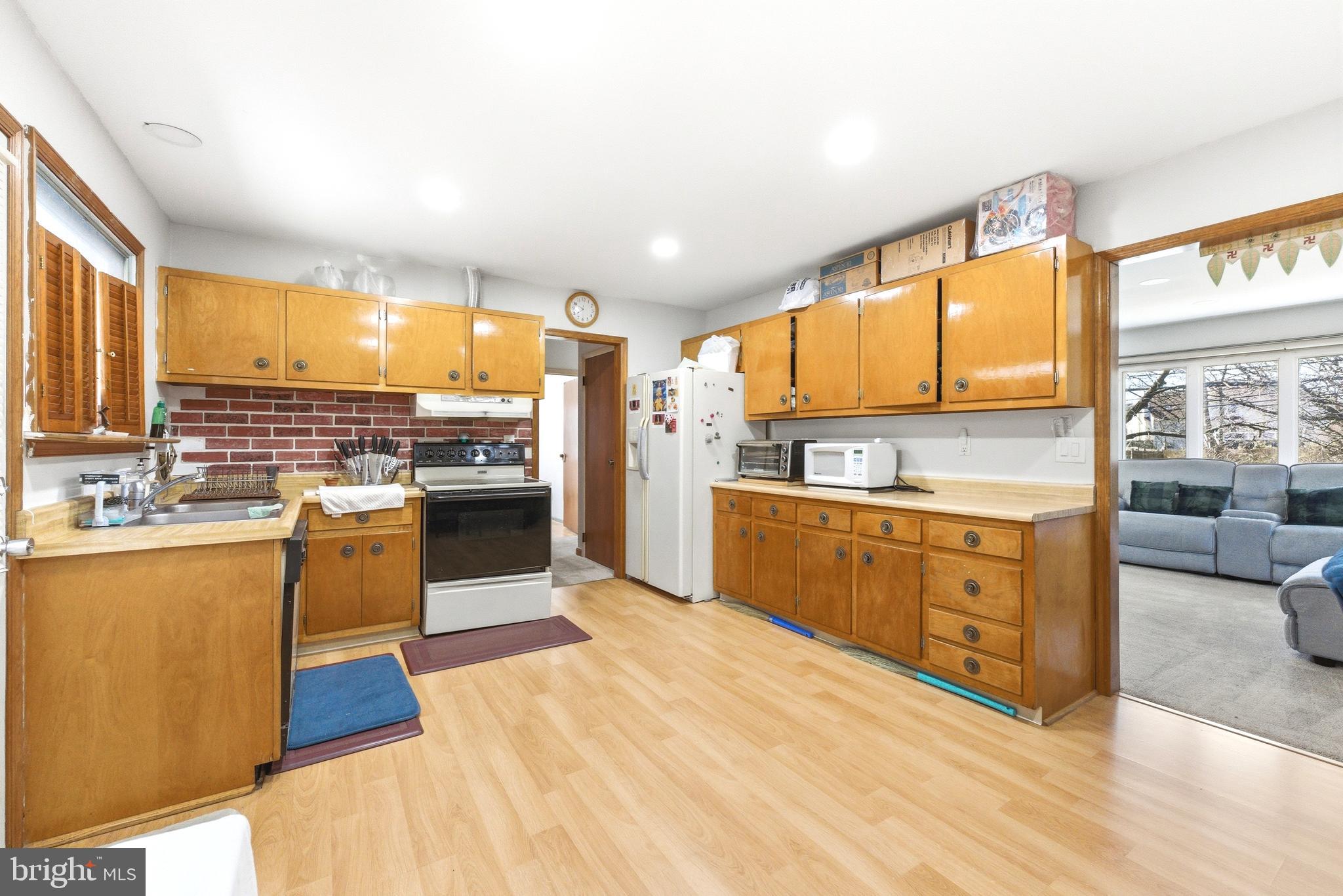 260 Dutch Neck Road East Windsor, NJ 08520 - Photo 14 of 24