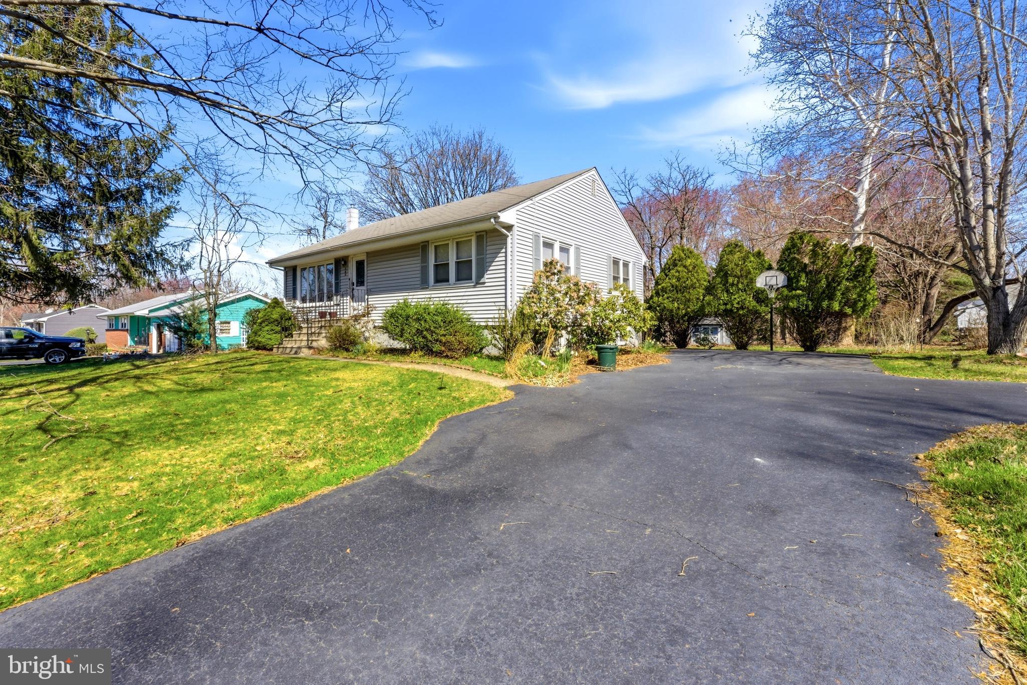 260 Dutch Neck Road East Windsor, NJ 08520 - Photo 4 of 24