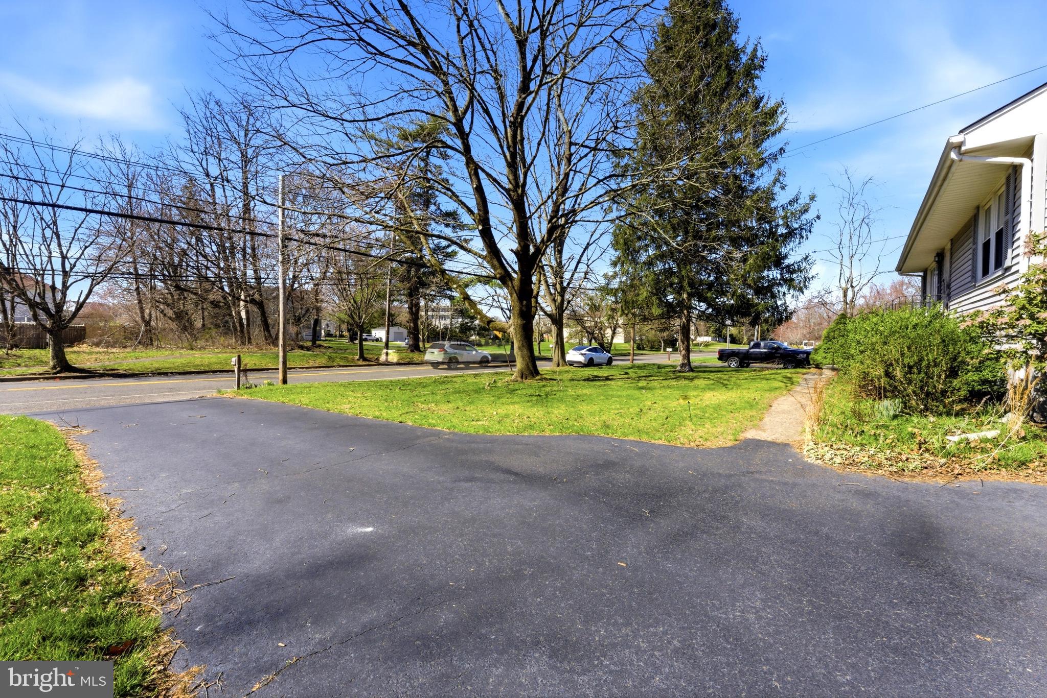 260 Dutch Neck Road East Windsor, NJ 08520 - Photo 5 of 24