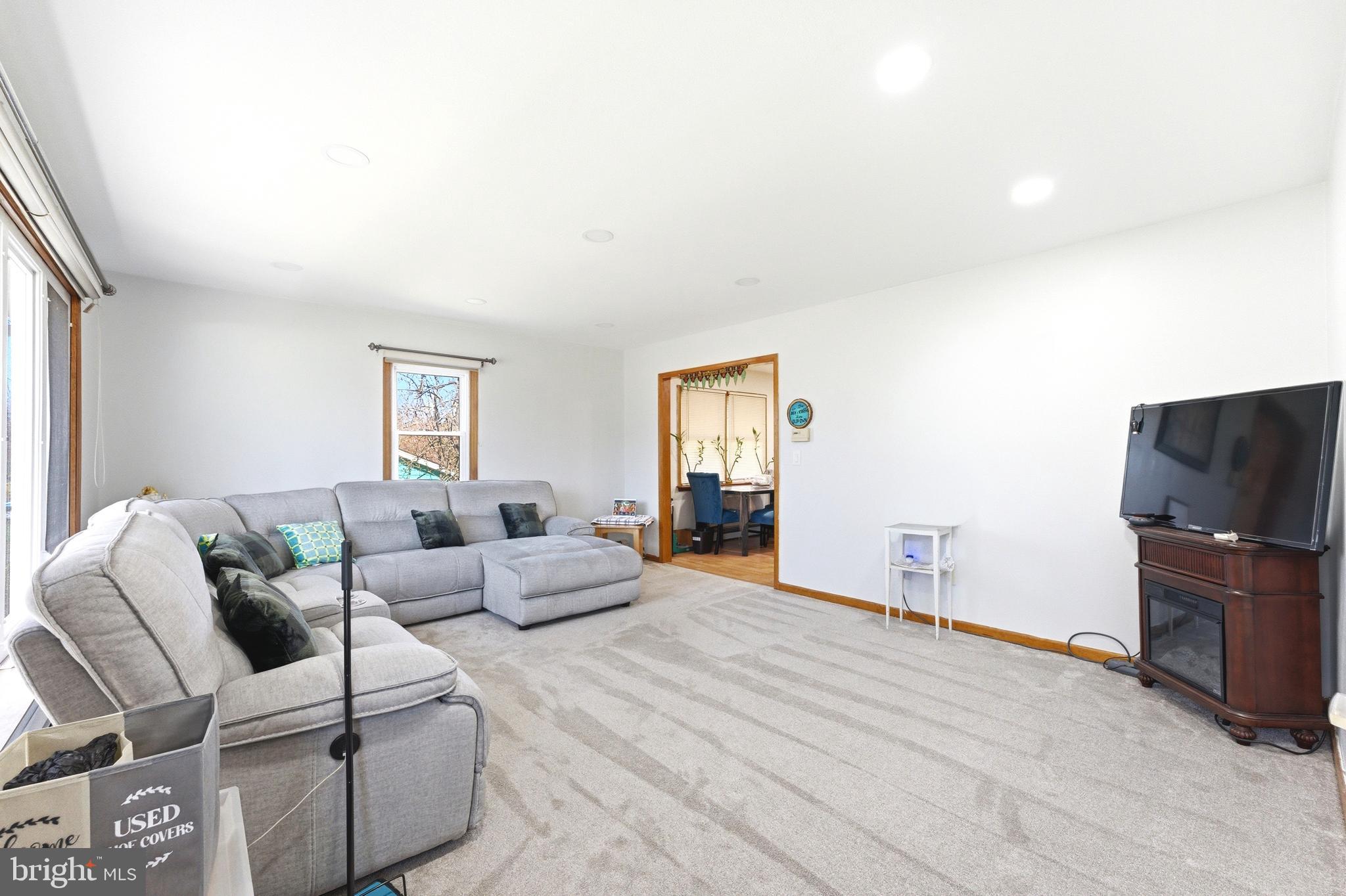 260 Dutch Neck Road East Windsor, NJ 08520 - Photo 9 of 24