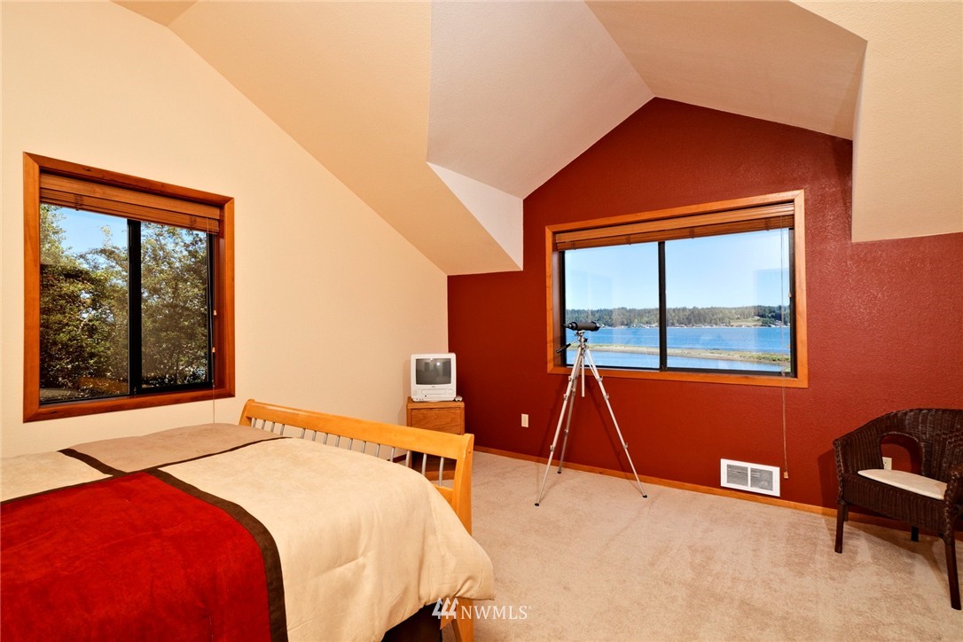 4941 Northeast North Shore Road Belfair, WA 98528 - Photo 16 of 25