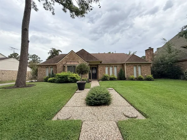 $2,800 | 2006 Hamlin Valley Drive, Houston, TX 77090