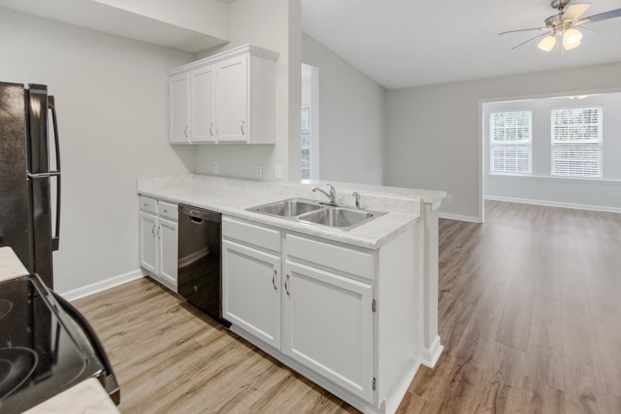 8562 Hopkins Circle, Unit E Surfside Beach, SC 29575 - Photo 16 of 33