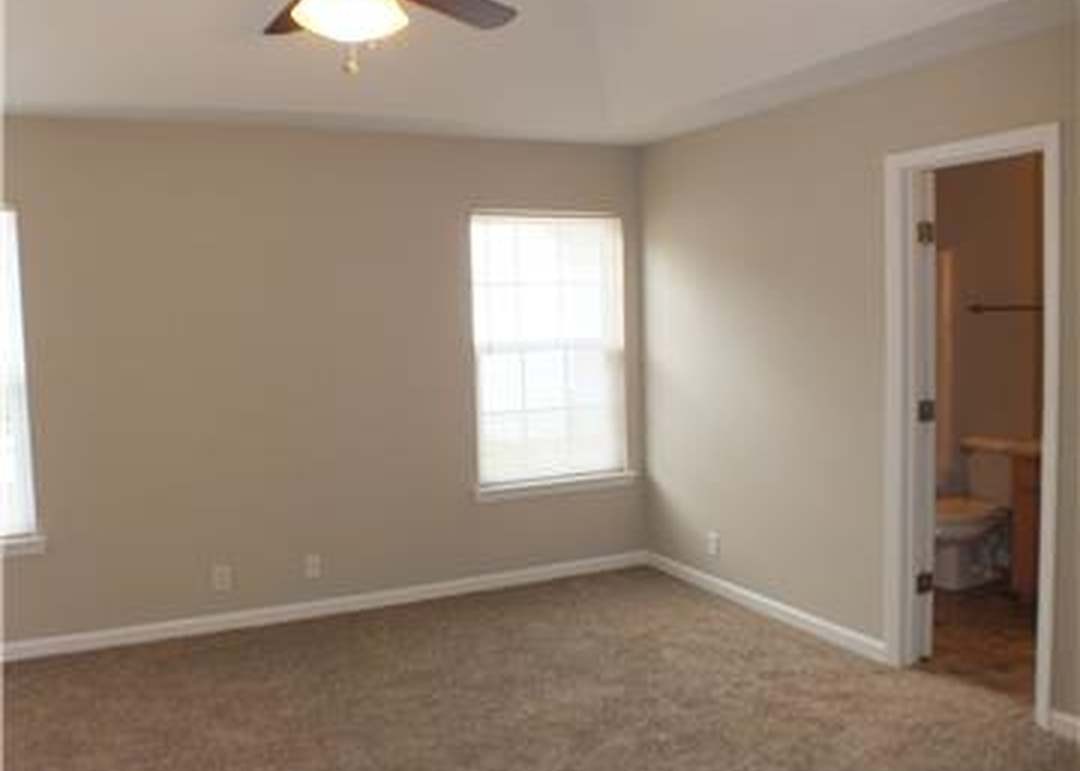 4112 Nir Shreibman Boulevard La Vergne, TN 37086 - Photo 8 of 24 an empty room with a window