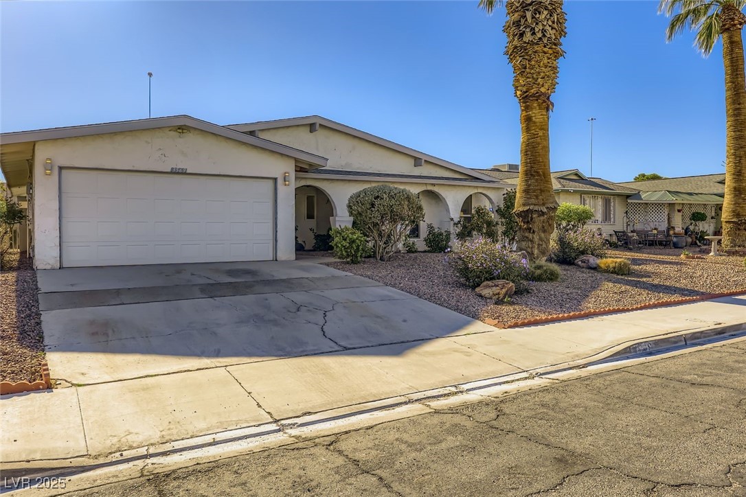 3569 Ruth Drive Las Vegas, NV 89121 - Photo 3 of 38 Gallery Image 3