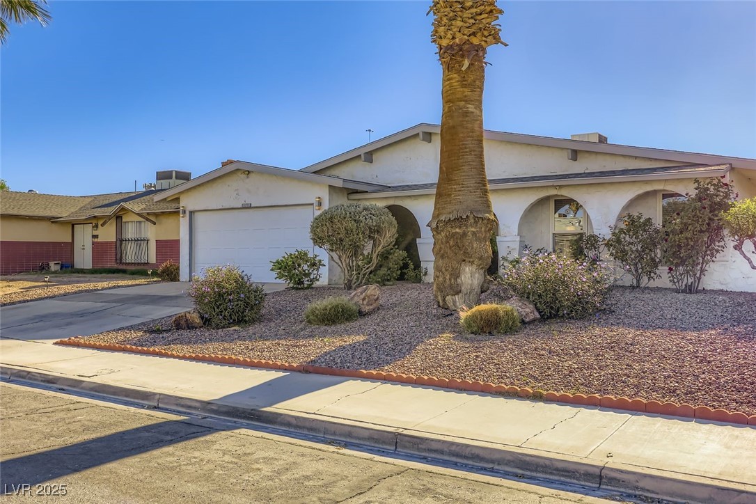 3569 Ruth Drive Las Vegas, NV 89121 - Photo 5 of 38 Gallery Image 5