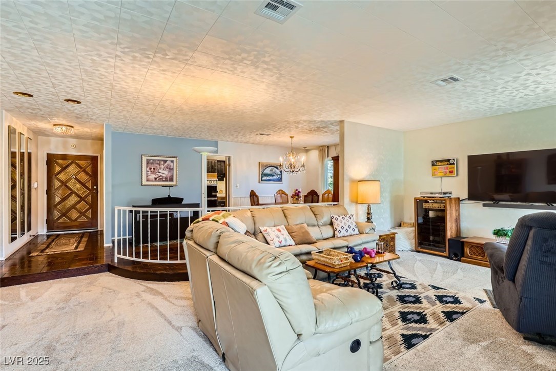 3569 Ruth Drive Las Vegas, NV 89121 - Photo 8 of 38 Gallery Image 8