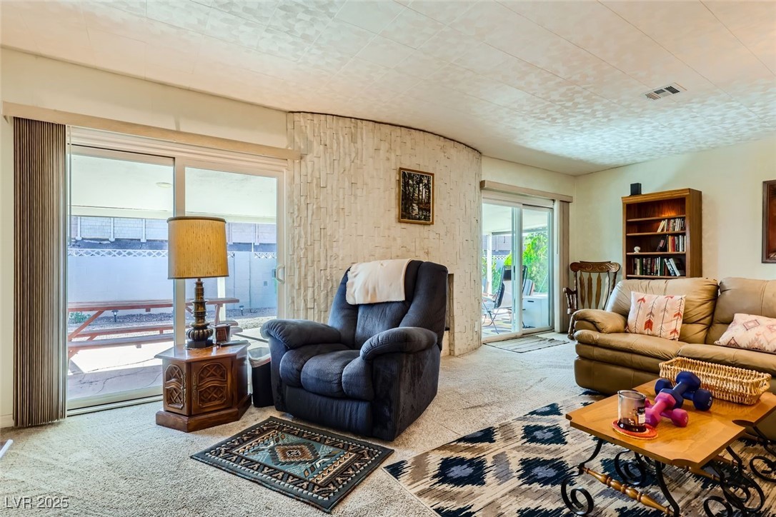 3569 Ruth Drive Las Vegas, NV 89121 - Photo 9 of 38 Gallery Image 9