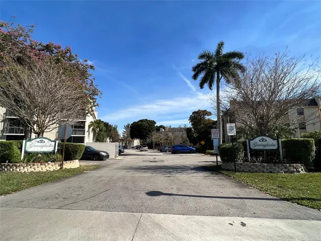 $215,000 | 8437 Forest Hills Drive, Unit 203, Coral Springs, FL 33065
