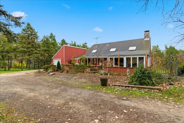 $675,000 | 5290 Highway 173, Richmond, IL 60071