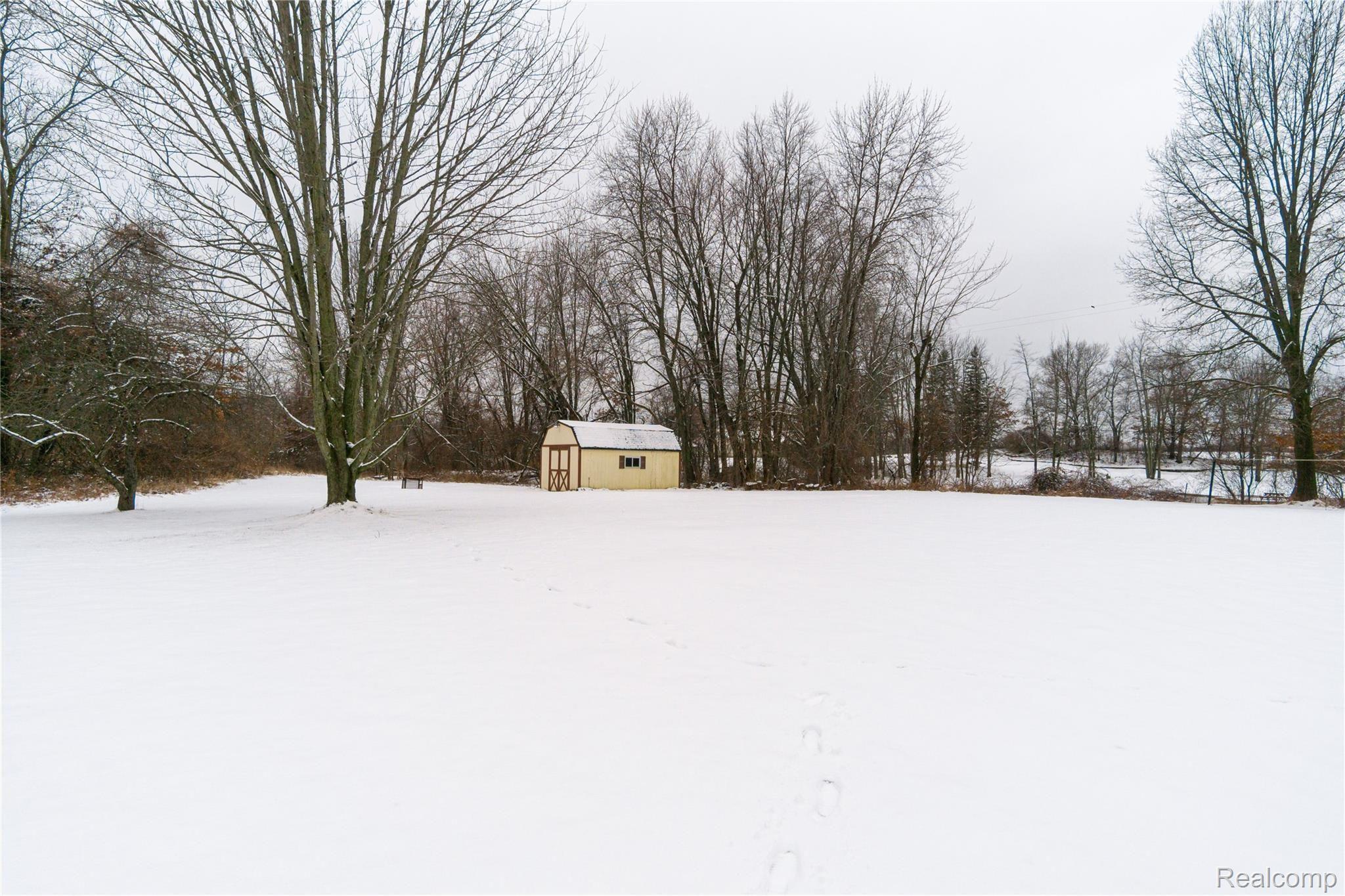 3434 Elliot Road Holly, MI 48442 - Photo 41 of 41 Exteriors (13 of 15).jpg