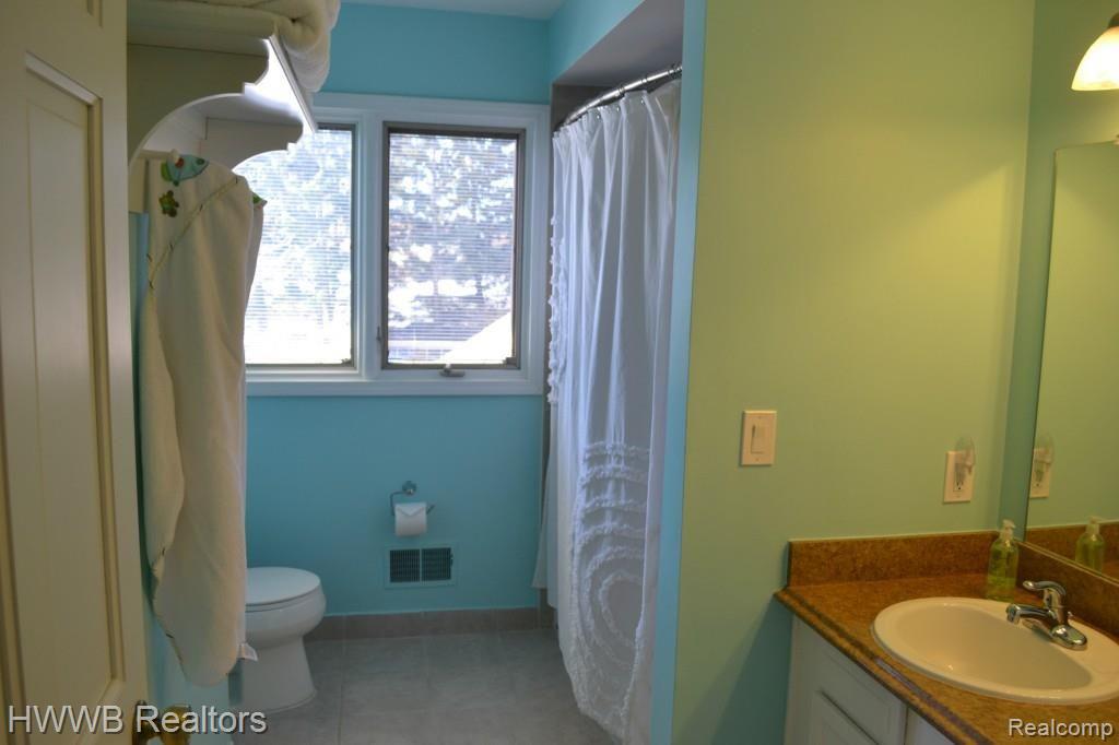 1545 Lomas Verdes Rochester Hills, MI 48306 - Photo 41 of 49