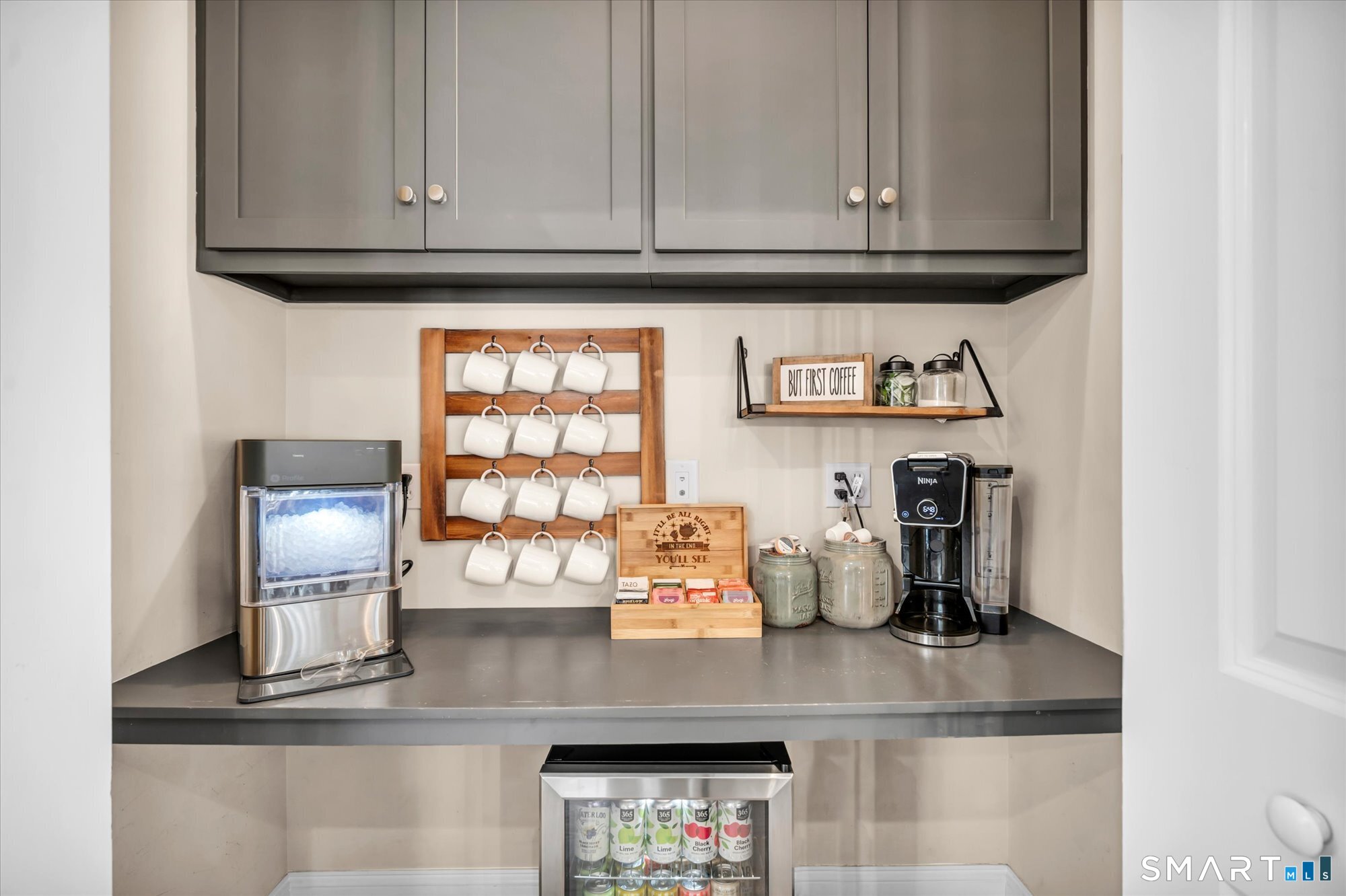 55 R N Road Cromwell, CT 06416 - Photo 16 of 40 Coffe Bar or Office Nook