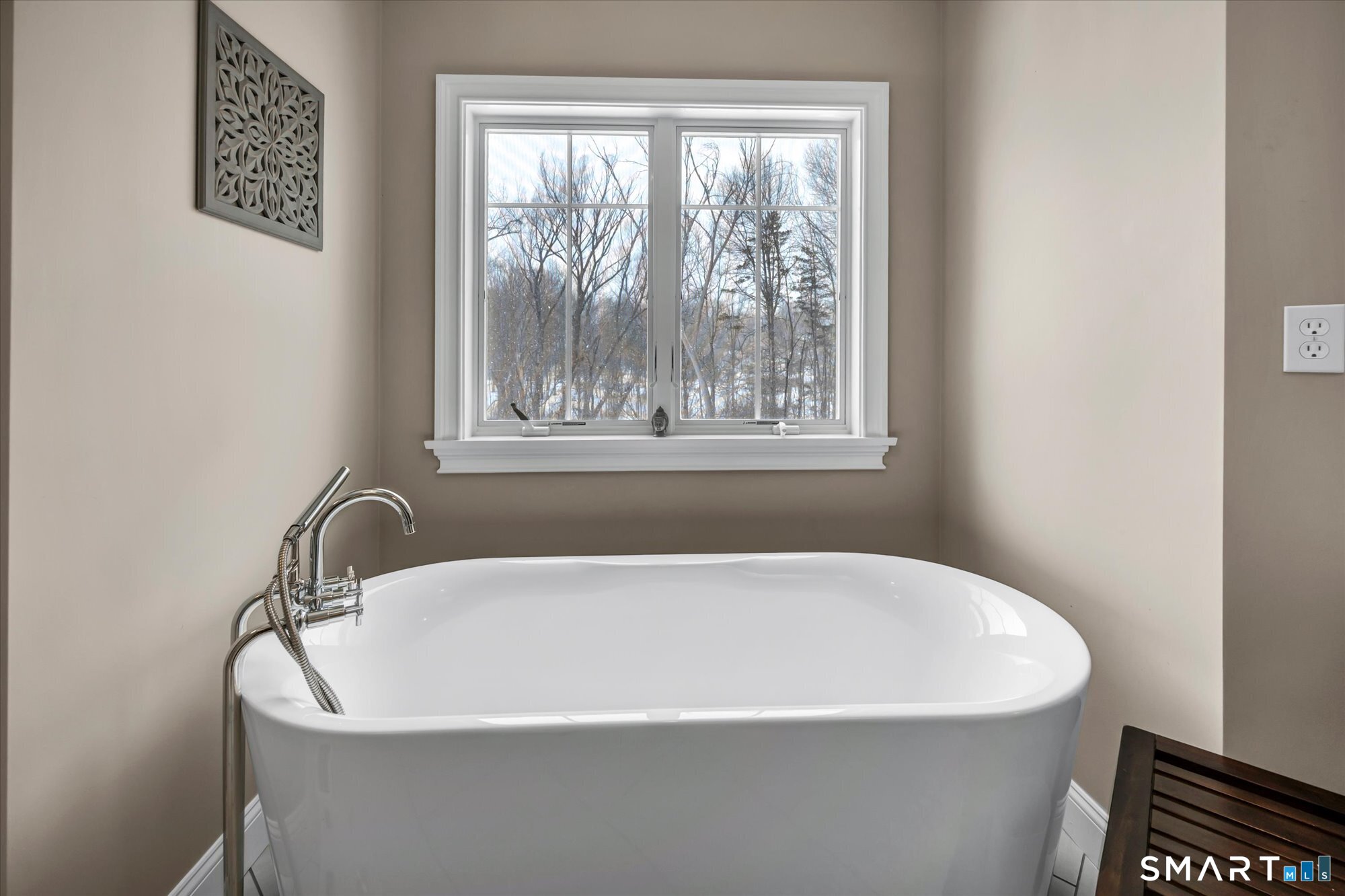 55 R N Road Cromwell, CT 06416 - Photo 28 of 40 Soaking Tub