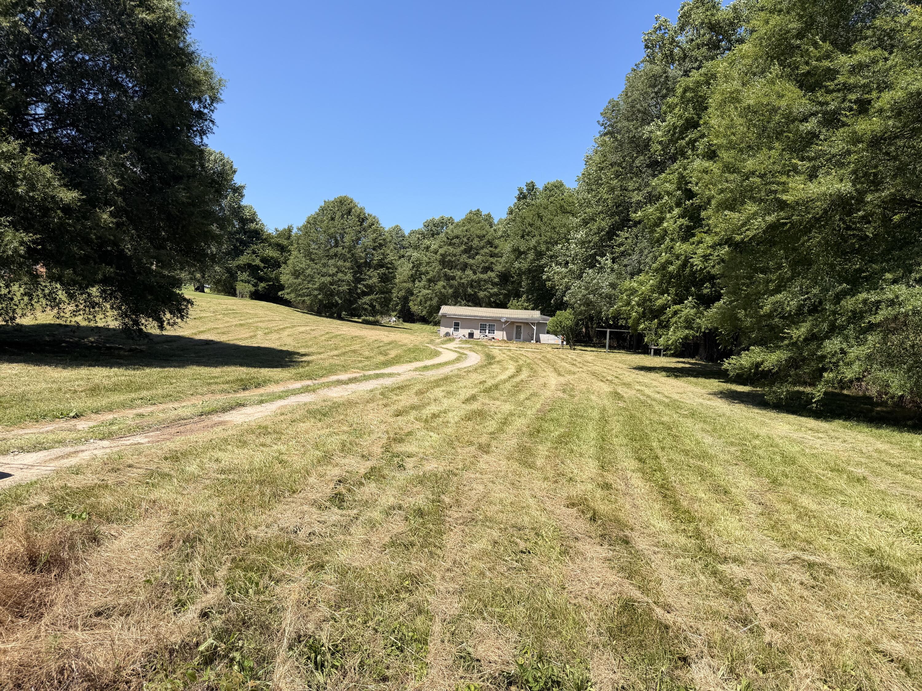 4288 Back Valley Road Evensville, TN 37332 - Photo 2 of 10 IMG_7181