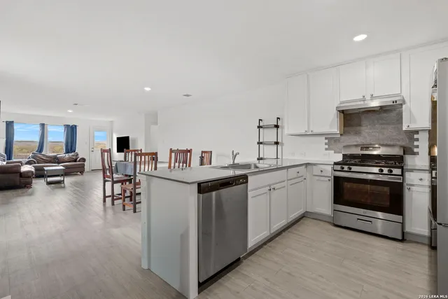 $1,800 | 7235 Eclipse Place, San Antonio, TX 78252