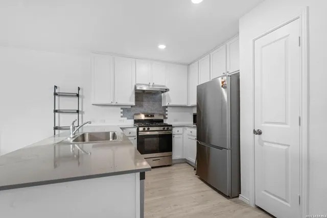 $1,800 | 7235 Eclipse Place, San Antonio, TX 78252