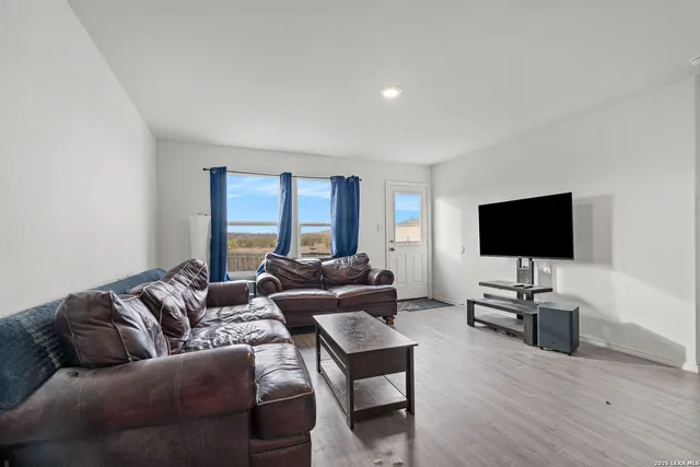 $1,800 | 7235 Eclipse Place, San Antonio, TX 78252