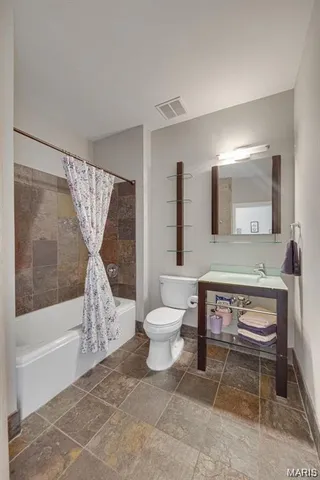 $329,900 | 4100 Forest Park Avenue, Unit 306, St. Louis, MO 63108