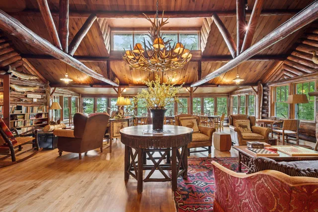 $1,695,000 | 10472-71 West Murphy Boulevard, Hayward, WI 54843