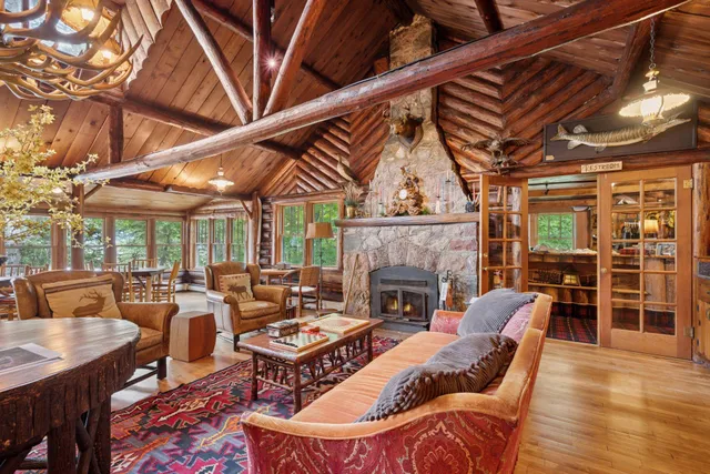 $1,695,000 | 10472-71 West Murphy Boulevard, Hayward, WI 54843