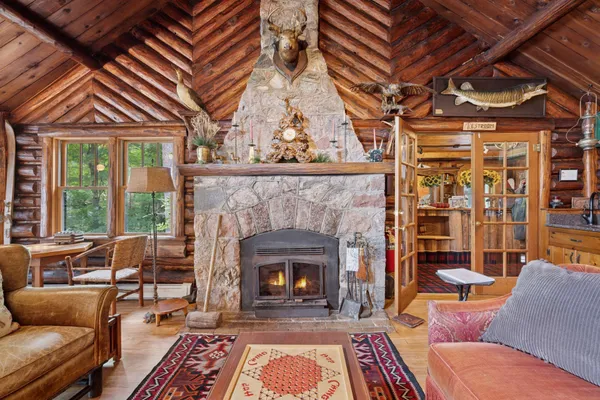 $1,695,000 | 10472-71 West Murphy Boulevard, Hayward, WI 54843
