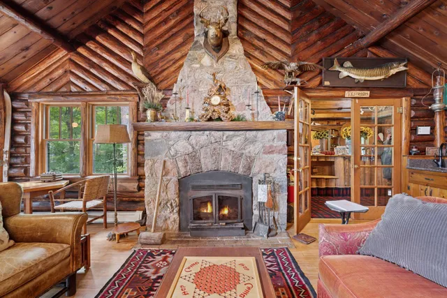 $1,695,000 | 10472-71 West Murphy Boulevard, Hayward, WI 54843