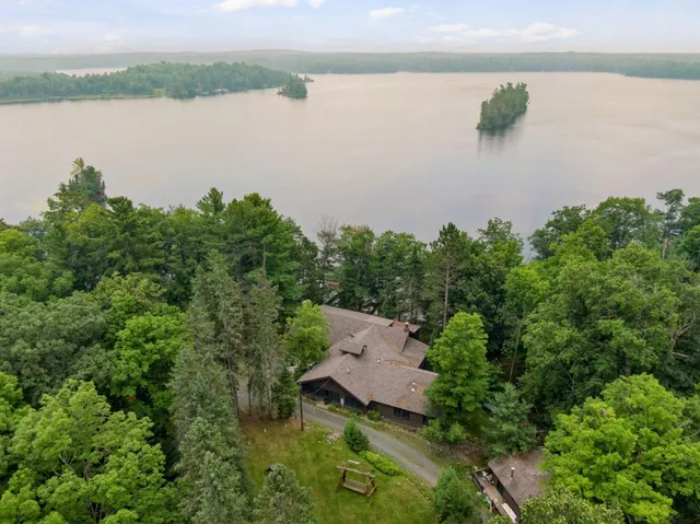 $1,695,000 | 10472-71 West Murphy Boulevard, Hayward, WI 54843