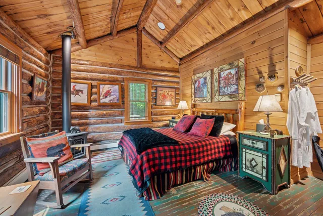 $1,695,000 | 10472-71 West Murphy Boulevard, Hayward, WI 54843