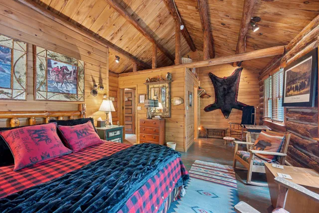 $1,695,000 | 10472-71 West Murphy Boulevard, Hayward, WI 54843