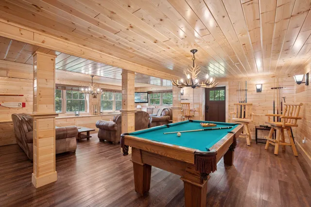 $1,695,000 | 10472-71 West Murphy Boulevard, Hayward, WI 54843